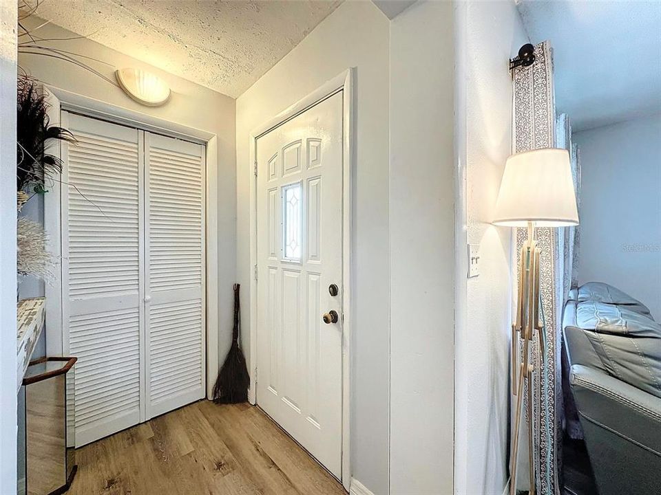 For Sale: $289,900 (2 beds, 2 baths, 1342 Square Feet)