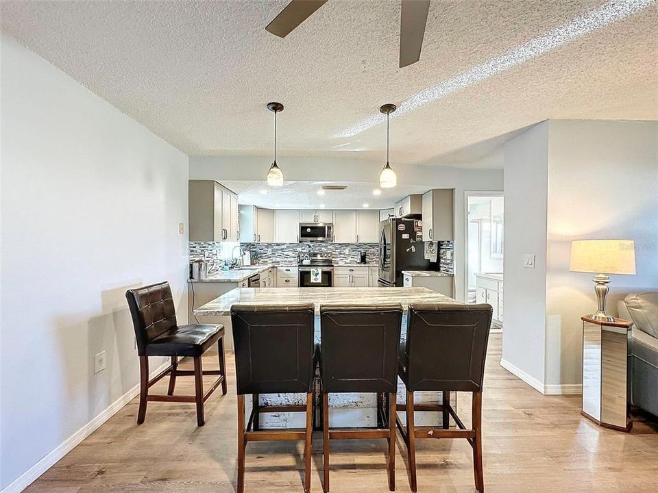 For Sale: $289,900 (2 beds, 2 baths, 1342 Square Feet)