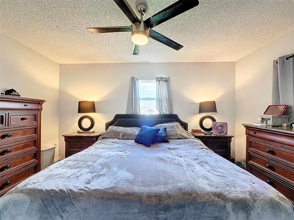 For Sale: $289,900 (2 beds, 2 baths, 1342 Square Feet)