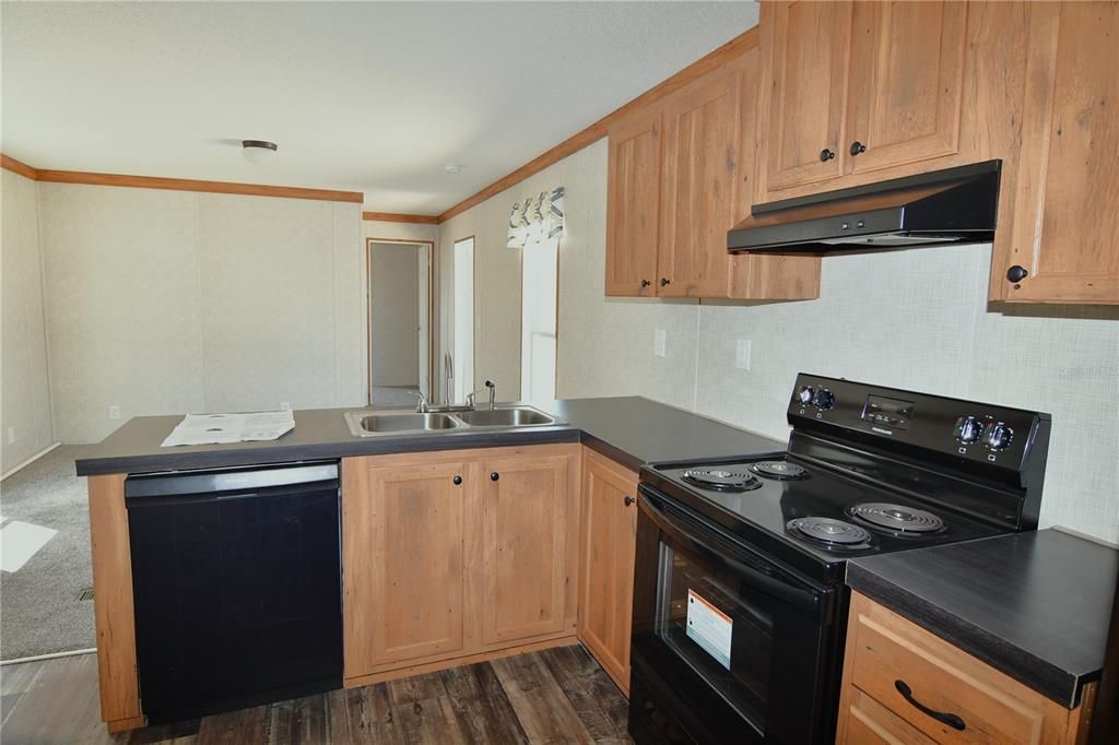 For Sale: $135,000 (2 beds, 2 baths, 728 Square Feet)