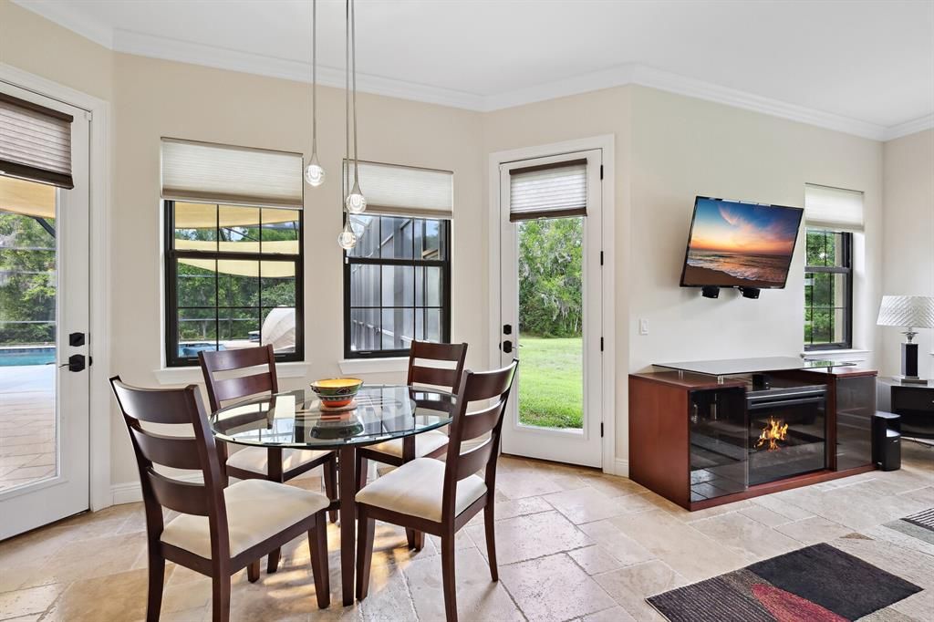 Guest house breakfast area