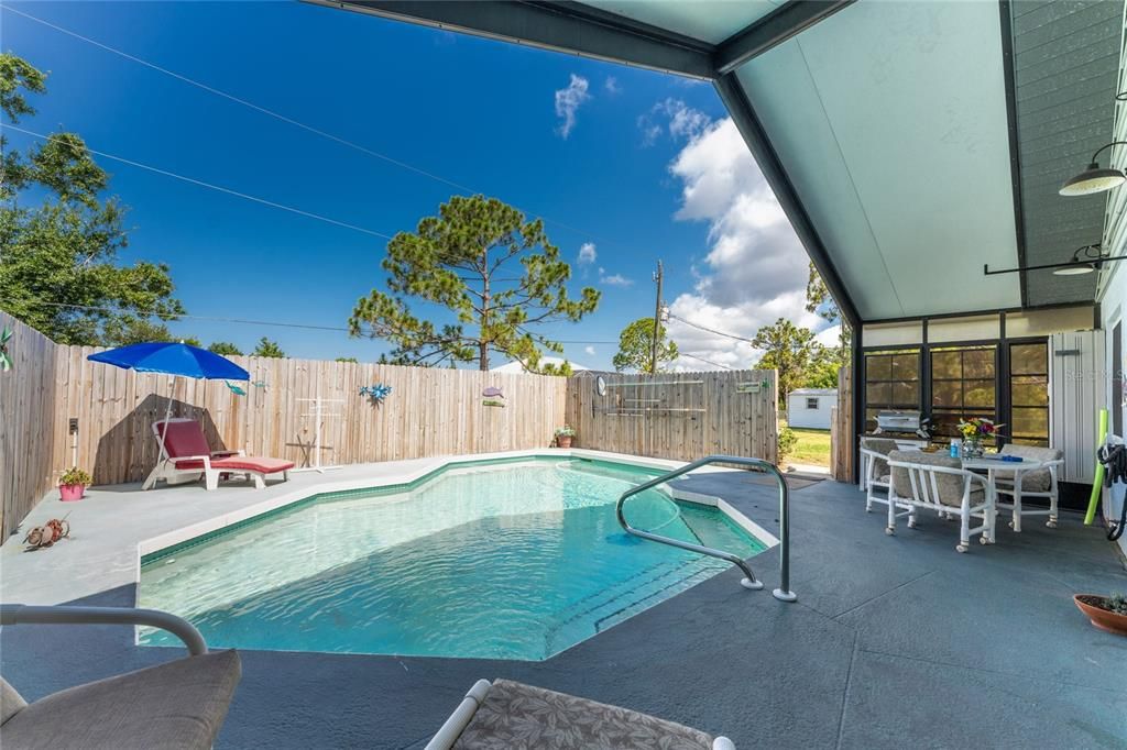 Nice shaded area by the pool.