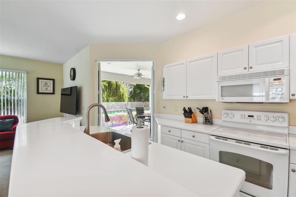 For Sale: $315,000 (2 beds, 2 baths, 1448 Square Feet)