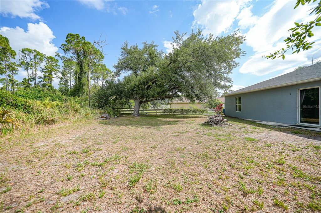 For Sale: $350,000 (3 beds, 2 baths, 1621 Square Feet)