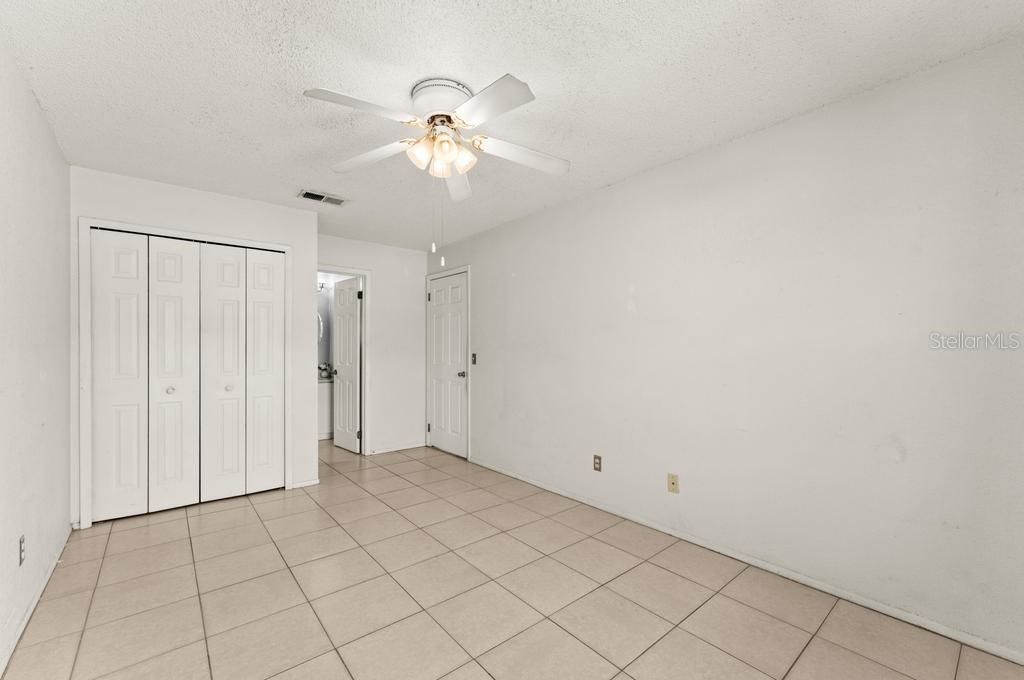 For Sale: $205,000 (2 beds, 2 baths, 905 Square Feet)