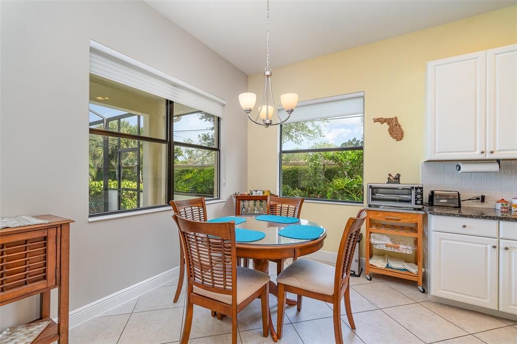 Breakfast nook area