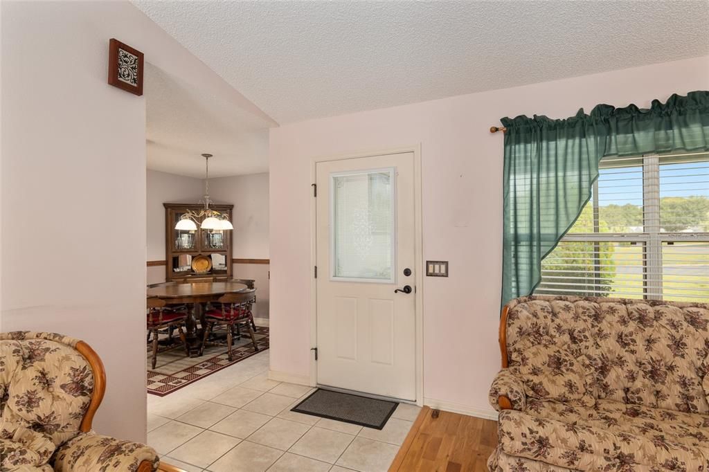 For Sale: $299,000 (2 beds, 2 baths, 1333 Square Feet)