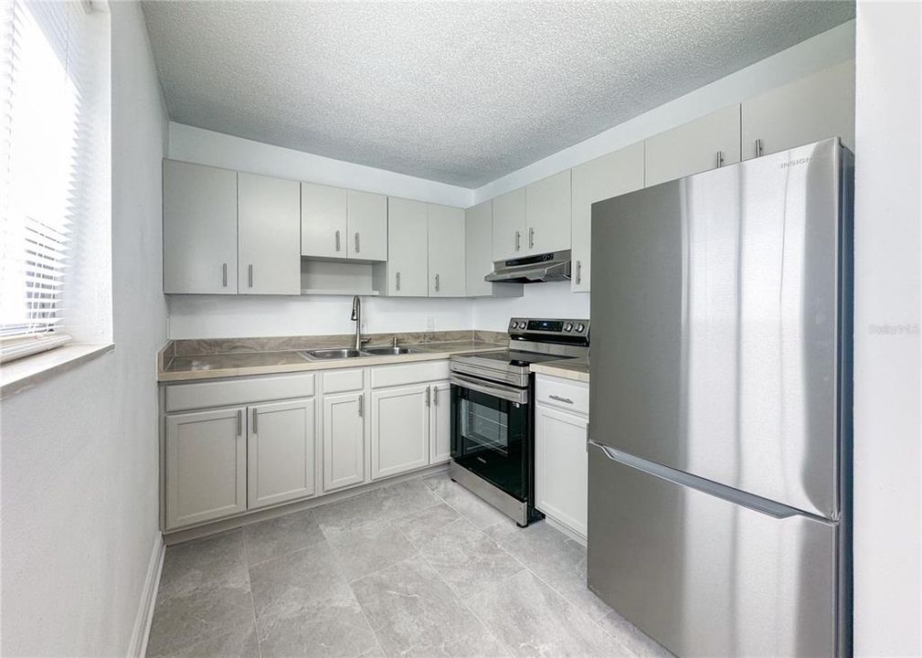 For Rent: $1,900 (2 beds, 2 baths, 953 Square Feet)