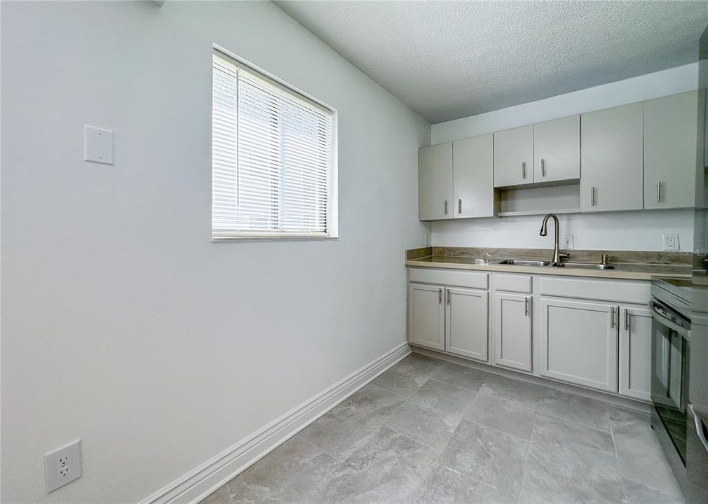 For Rent: $1,900 (2 beds, 2 baths, 953 Square Feet)