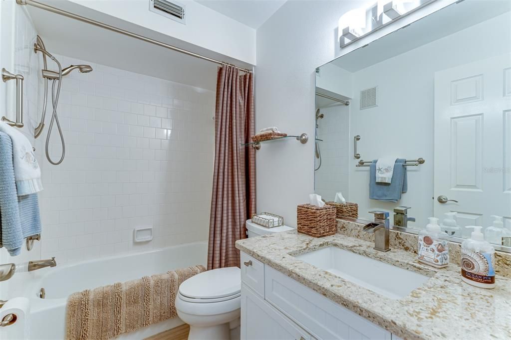 最近租的: $2,800 (3 贝兹, 2 浴室, 1216 平方英尺)