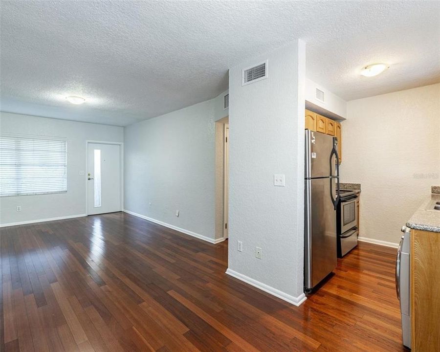 For Sale: $192,000 (1 beds, 1 baths, 620 Square Feet)