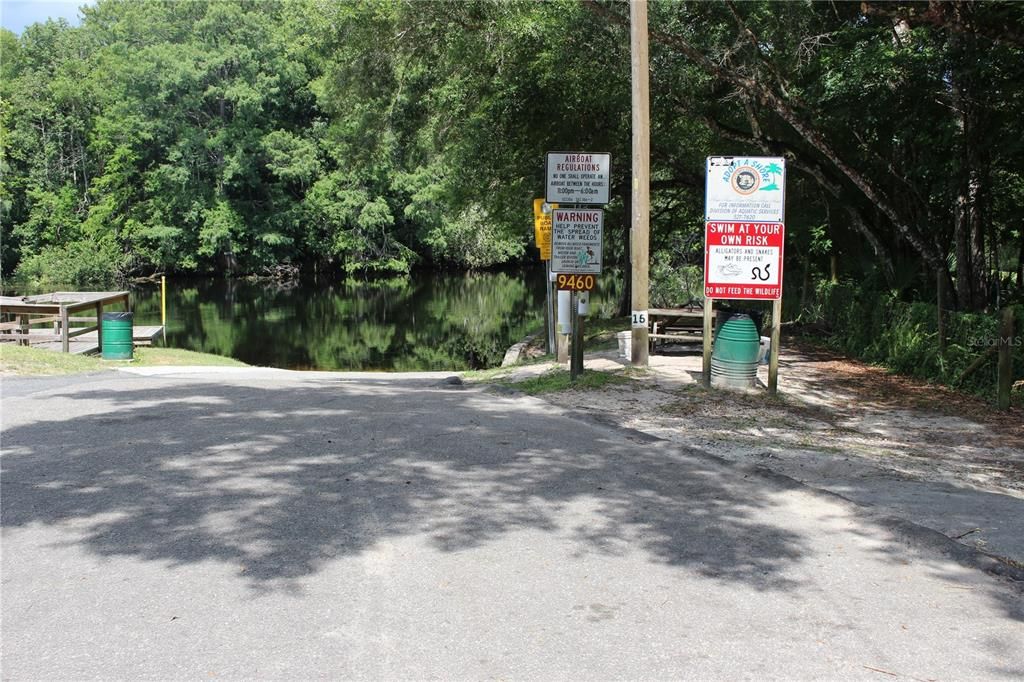 Withlacoochee River boat ramp and Dock