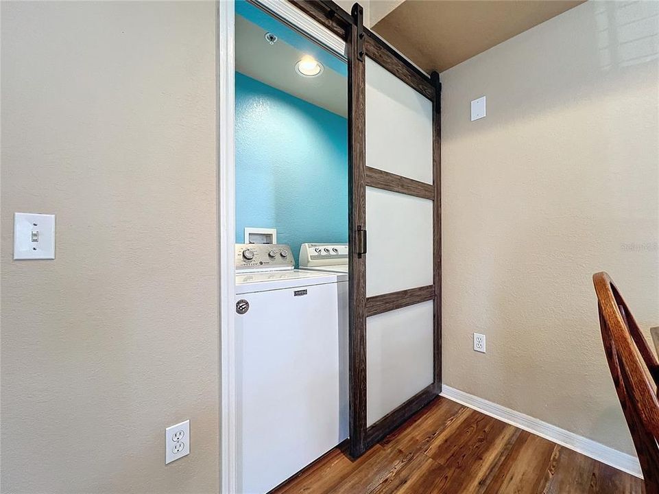 Active With Contract: $205,000 (1 beds, 1 baths, 848 Square Feet)