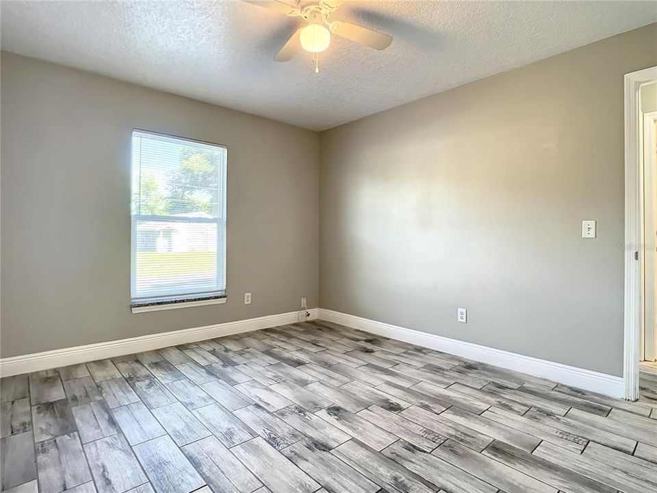 Recently Rented: $1,550 (2 beds, 1 baths, 768 Square Feet)