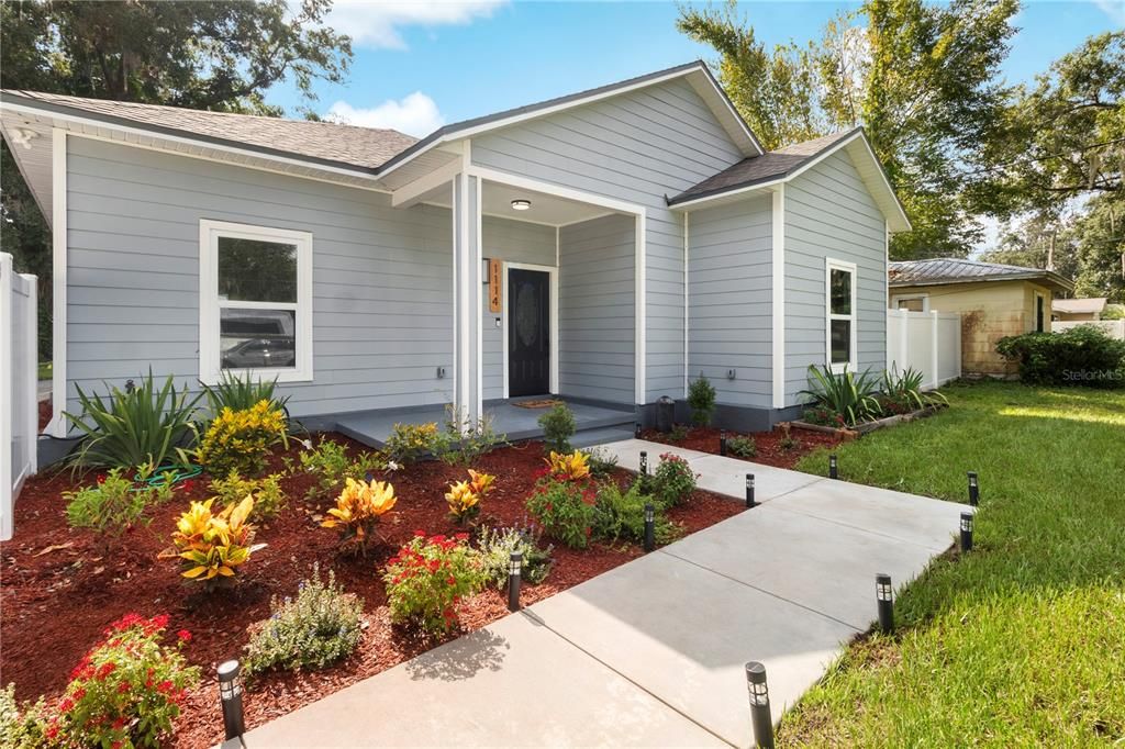 For Sale: $379,990 (4 beds, 2 baths, 1582 Square Feet)