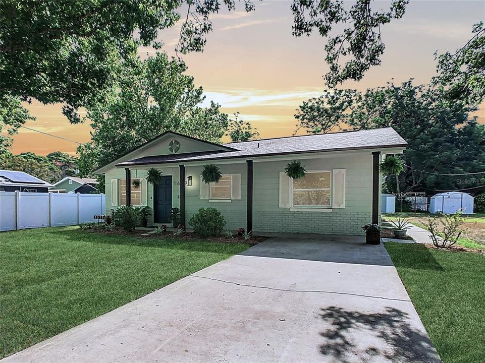 For Sale: $369,000 (3 beds, 2 baths, 1308 Square Feet)