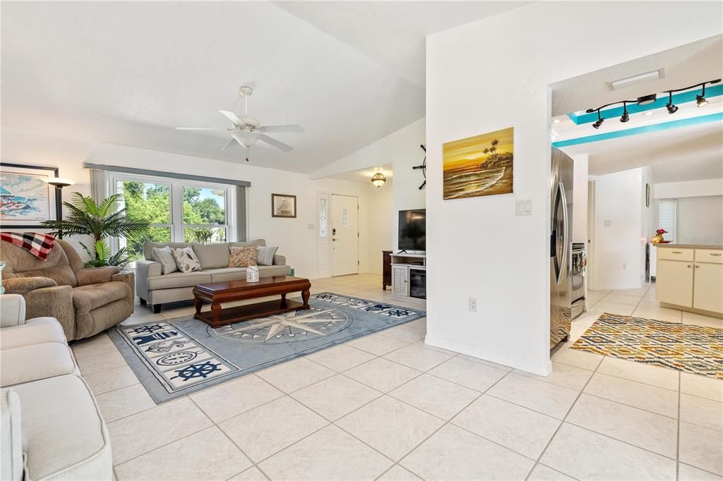 For Sale: $424,900 (3 beds, 2 baths, 1966 Square Feet)