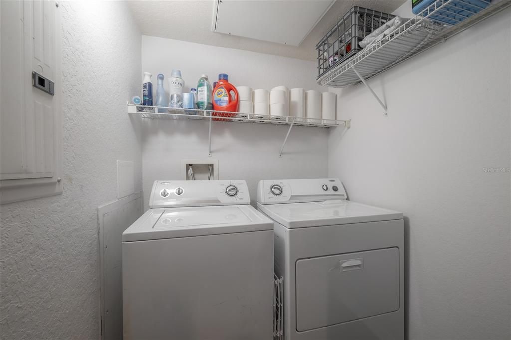 Active With Contract: $2,975 (2 beds, 2 baths, 1231 Square Feet)