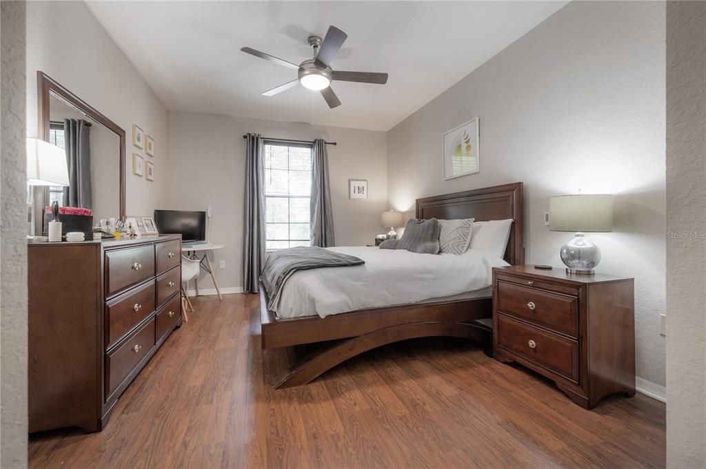 Active With Contract: $2,975 (2 beds, 2 baths, 1231 Square Feet)