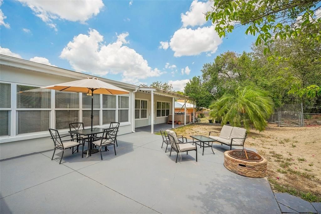 For Sale: $389,000 (3 beds, 2 baths, 2211 Square Feet)