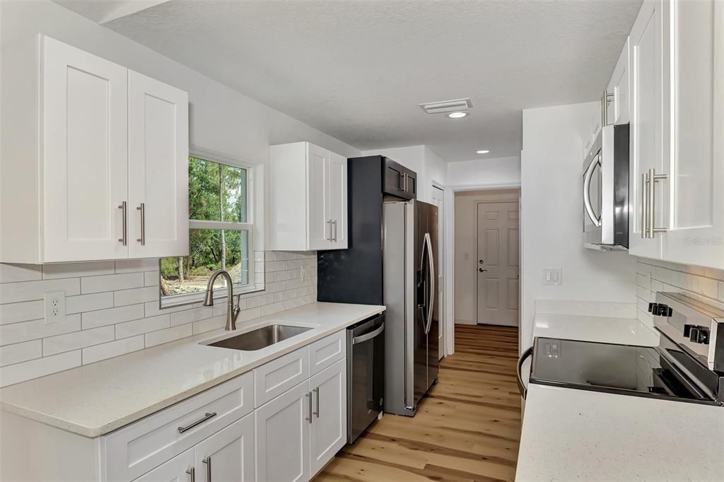 Active With Contract: $282,000 (2 beds, 2 baths, 1030 Square Feet)