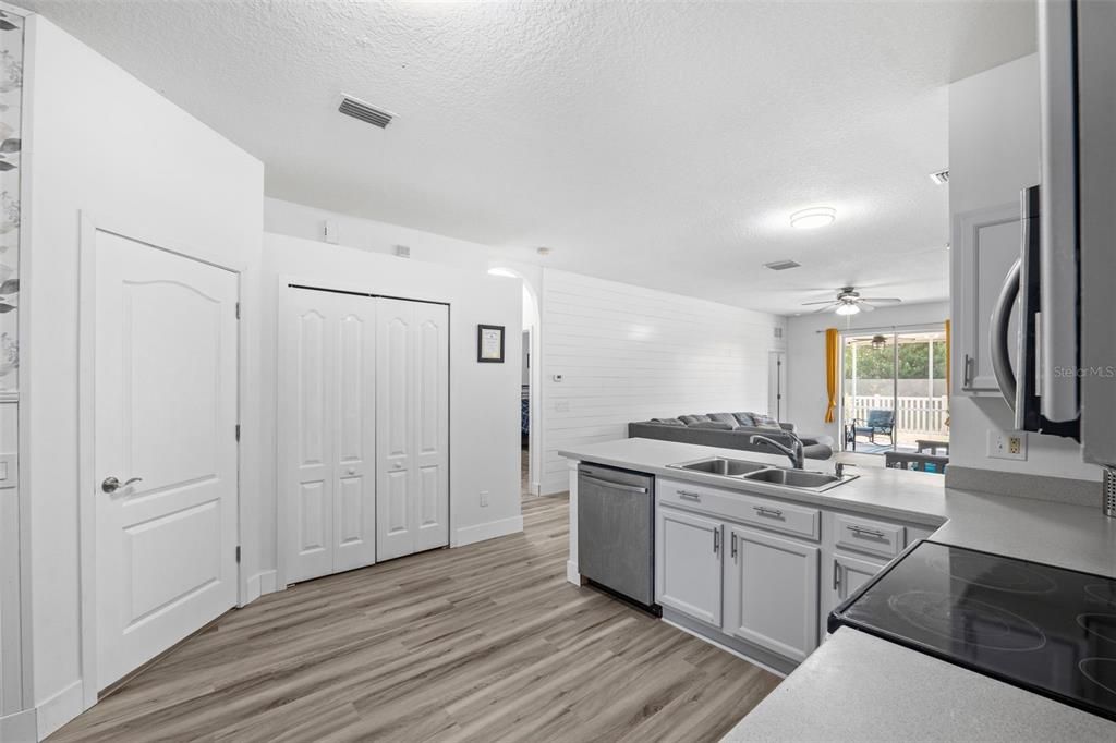 Active With Contract: $425,000 (4 beds, 2 baths, 1825 Square Feet)