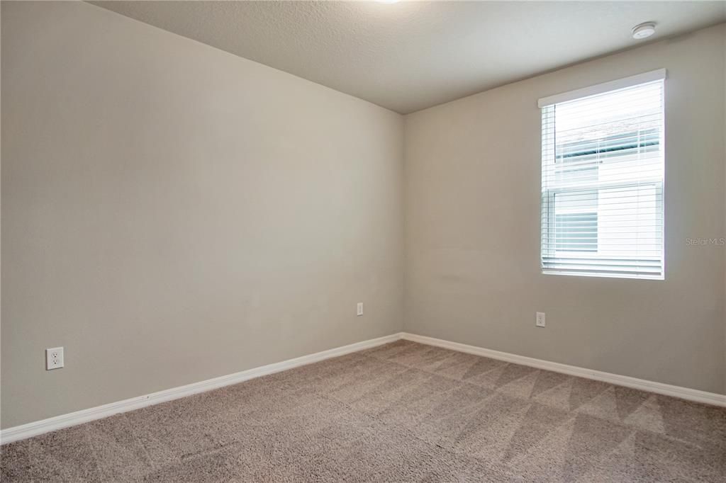 For Rent: $2,100 (3 beds, 2 baths, 1734 Square Feet)