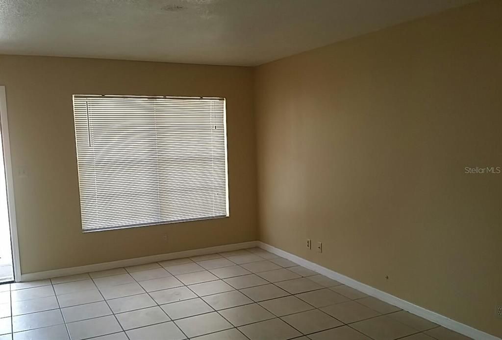 For Rent: $1,875 (2 beds, 1 baths, 800 Square Feet)