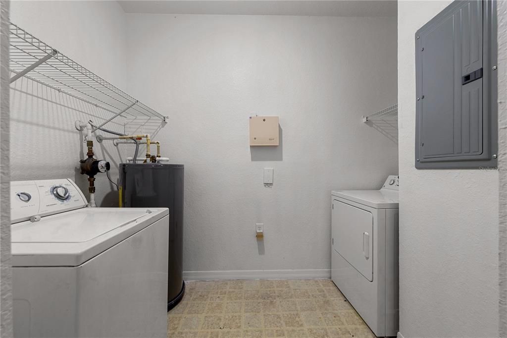 Active With Contract: $1,450 (1 beds, 1 baths, 731 Square Feet)