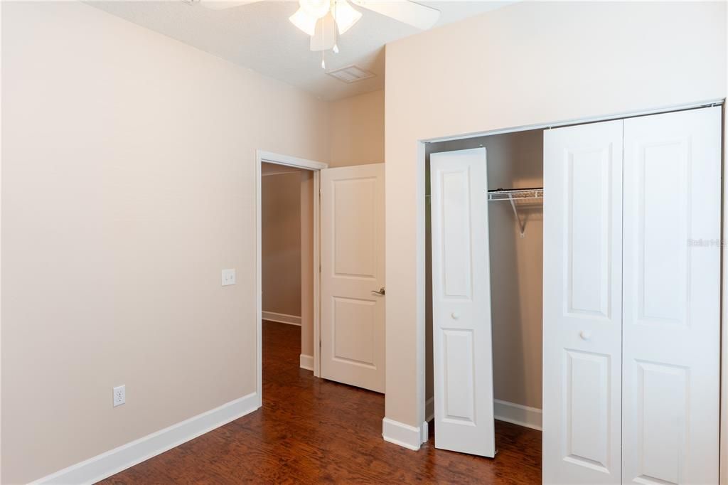 For Sale: $285,000 (3 beds, 2 baths, 1273 Square Feet)