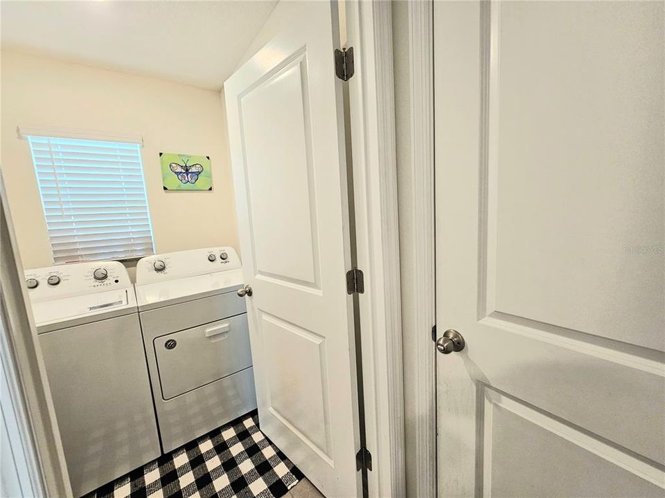 For Sale: $335,000 (3 beds, 2 baths, 1516 Square Feet)