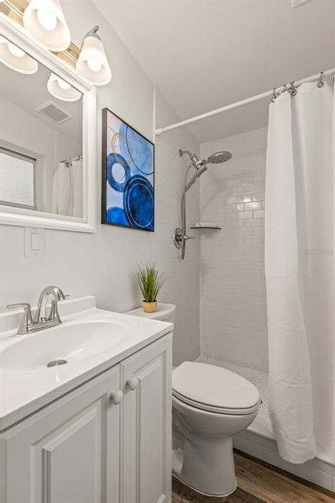 Active With Contract: $774,900 (3 beds, 2 baths, 1358 Square Feet)