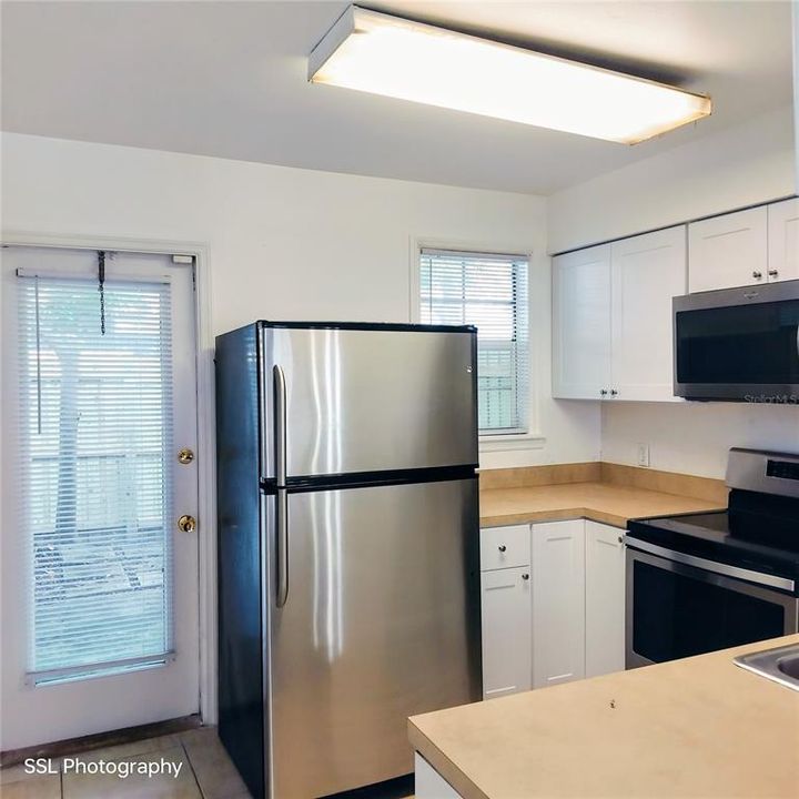 For Sale: $200,000 (2 beds, 2 baths, 1200 Square Feet)