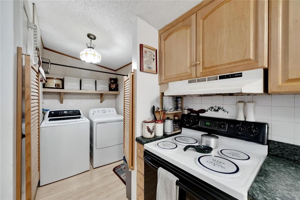 Active With Contract: $289,000 (3 beds, 2 baths, 1120 Square Feet)