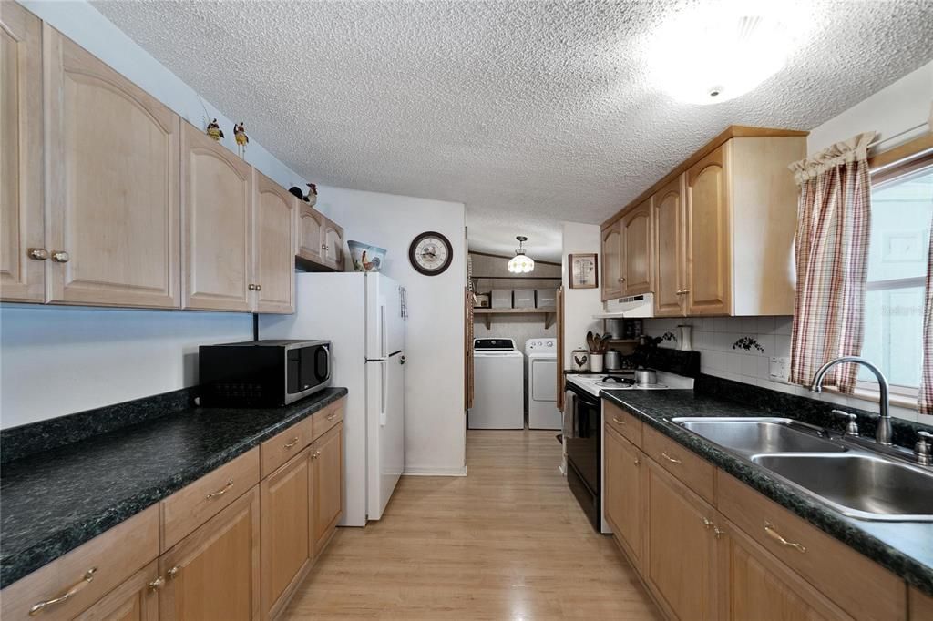 Active With Contract: $289,000 (3 beds, 2 baths, 1120 Square Feet)