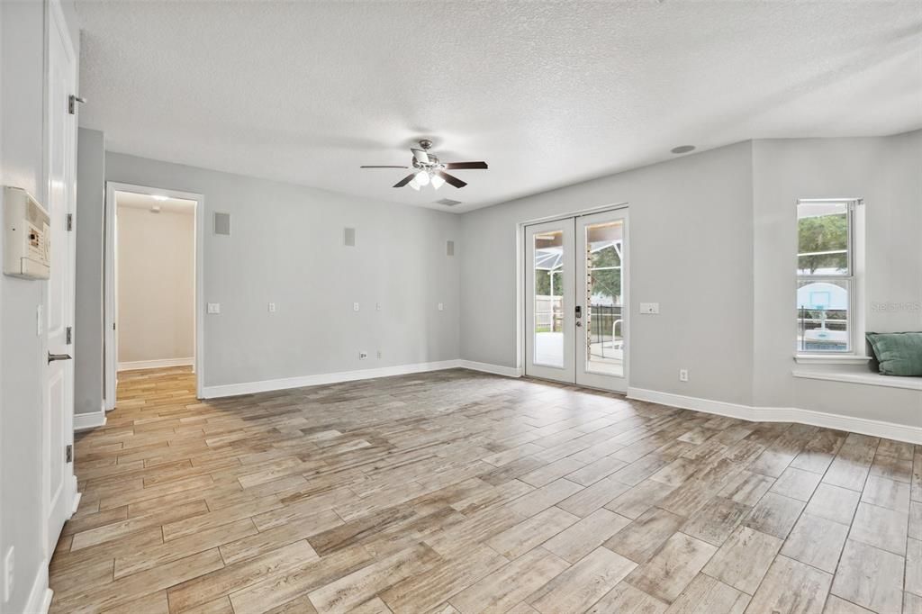 Dinette area with Bay Window