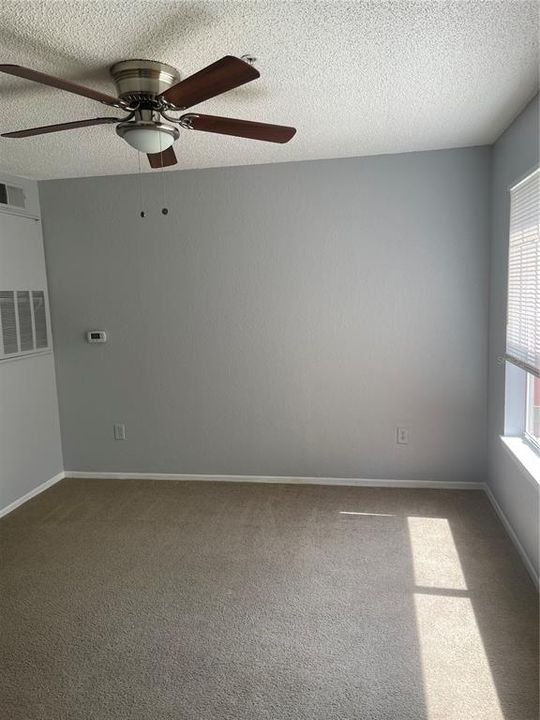 Active With Contract: $1,325 (1 beds, 1 baths, 530 Square Feet)