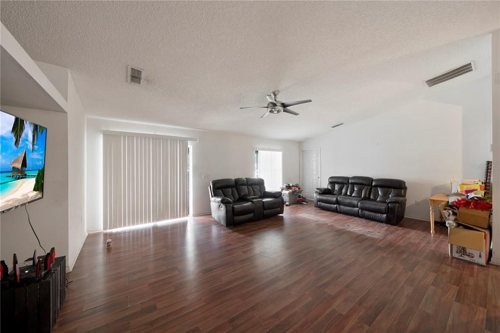 For Sale: $340,000 (3 beds, 2 baths, 2020 Square Feet)