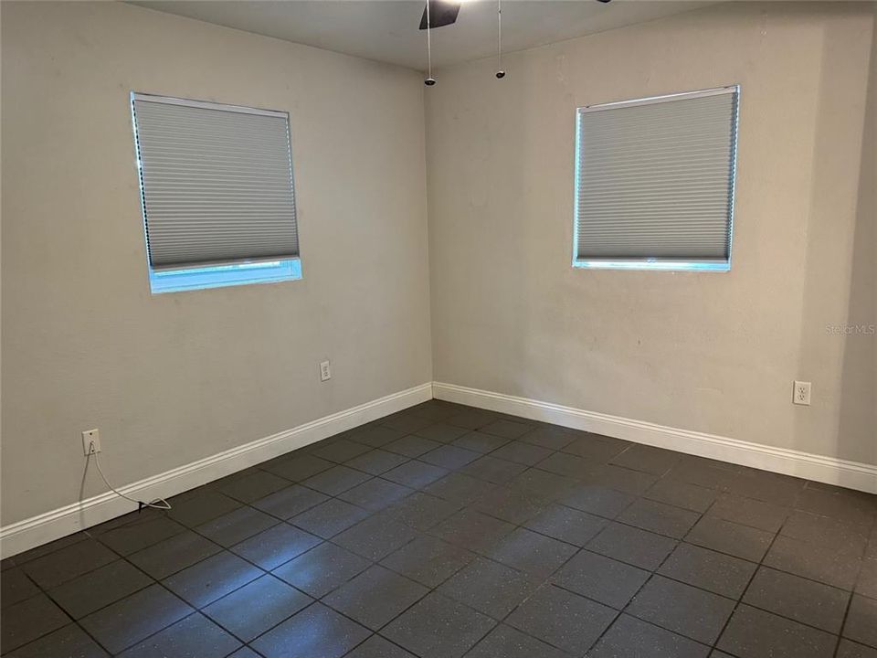 For Rent: $1,750 (2 beds, 1 baths, 780 Square Feet)