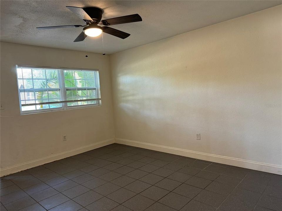 For Rent: $1,750 (2 beds, 1 baths, 780 Square Feet)