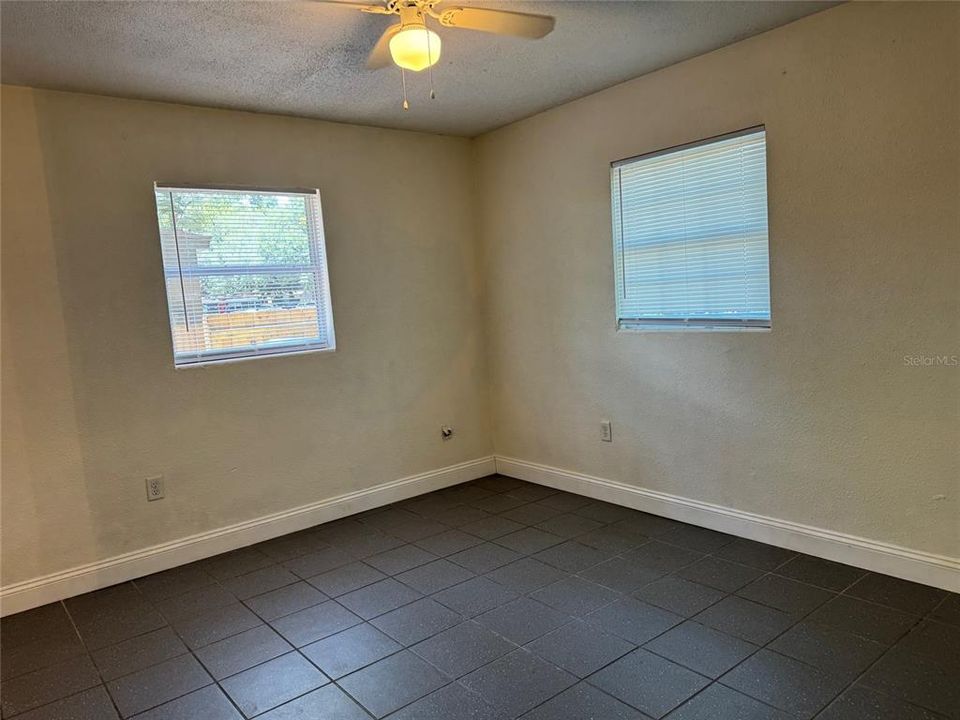 For Rent: $1,750 (2 beds, 1 baths, 780 Square Feet)