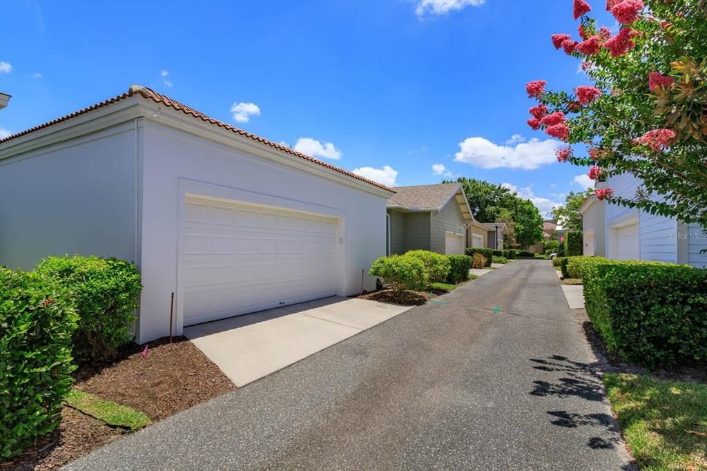 Active With Contract: $700,000 (3 beds, 2 baths, 1533 Square Feet)