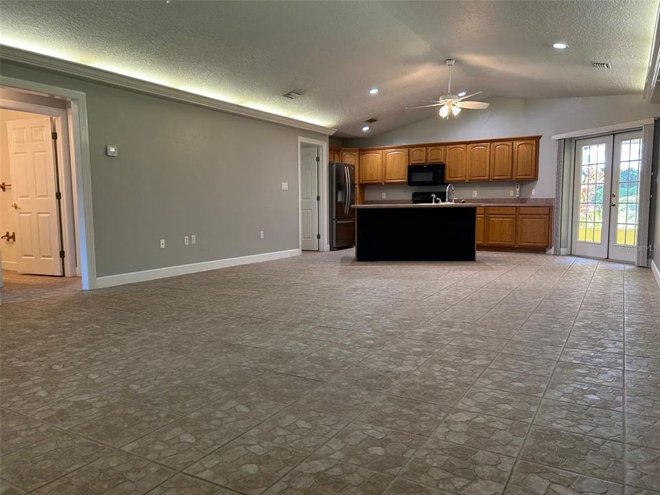 Active With Contract: $309,900 (2 beds, 2 baths, 1678 Square Feet)