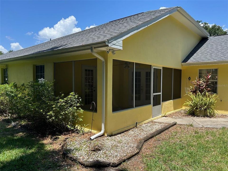 Active With Contract: $309,900 (2 beds, 2 baths, 1678 Square Feet)