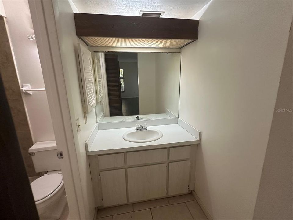 Active With Contract: $1,340 (2 beds, 2 baths, 1018 Square Feet)