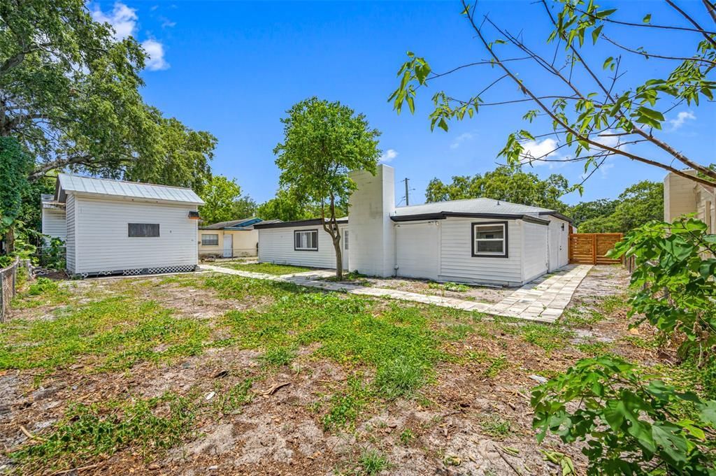 For Sale: $450,000 (4 beds, 2 baths, 1950 Square Feet)