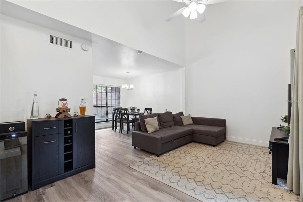 For Sale: $224,900 (2 beds, 2 baths, 1106 Square Feet)