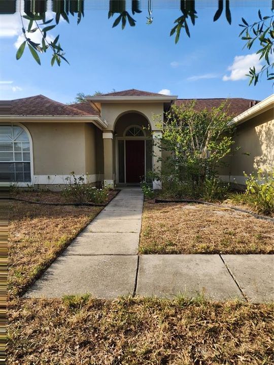 Recently Rented: $2,200 (3 beds, 2 baths, 1426 Square Feet)