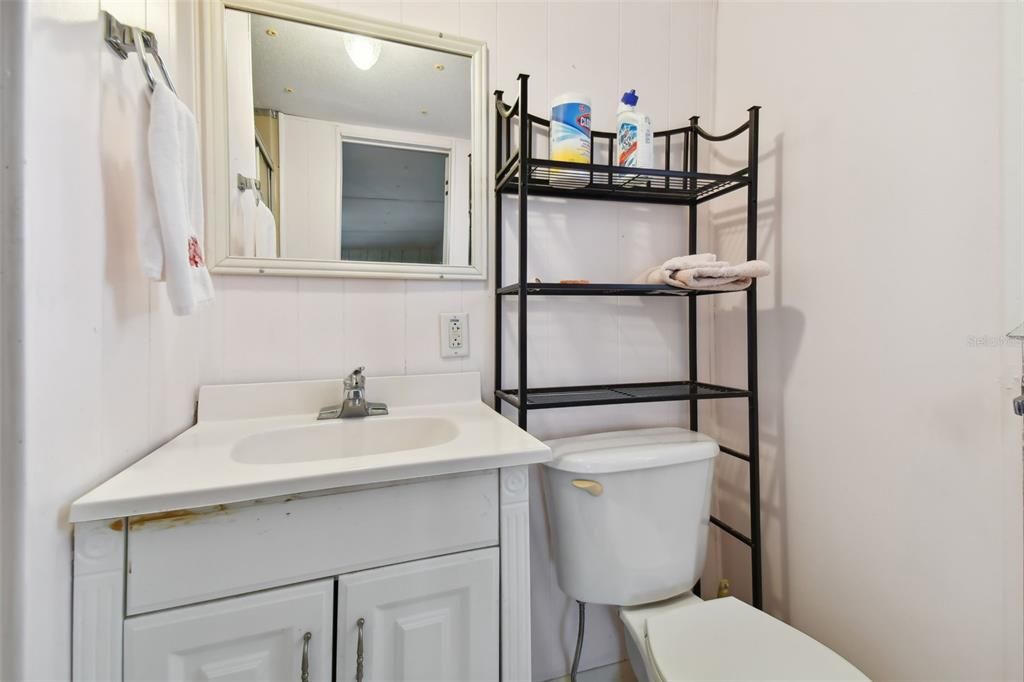 For Sale: $160,000 (2 beds, 2 baths, 864 Square Feet)