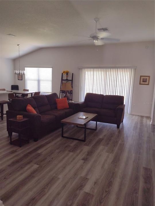 For Rent: $2,100 (3 beds, 2 baths, 1479 Square Feet)